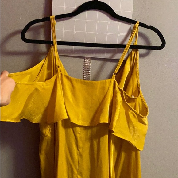 Lulu’s Yellow Flowy Dress! - Picture 5 of 6